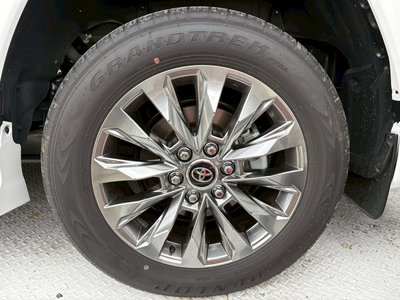 TOYOTA LAND CRUISER 300 - 10