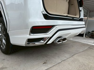 TOYOTA LAND CRUISER 300 - 9