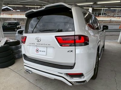 TOYOTA LAND CRUISER 300 - 5