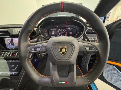 2023 Lamborghini URUS — миниатюра 25