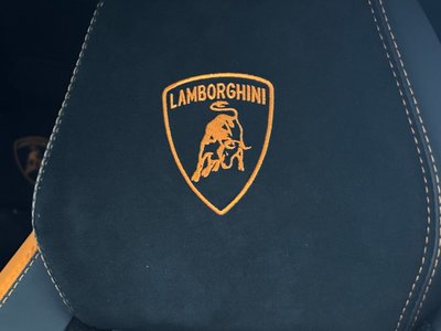 2023 Lamborghini URUS — миниатюра 24