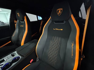2023 Lamborghini URUS — миниатюра 23