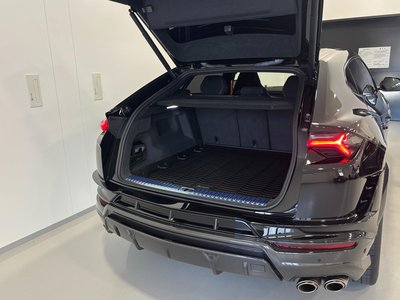 2023 Lamborghini URUS — миниатюра 31
