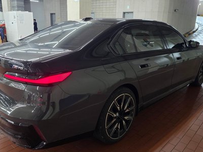 2025 BMW I7 — фото 3
