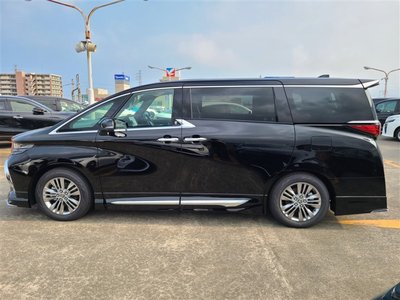 2026 Toyota ALPHARD — фото 2