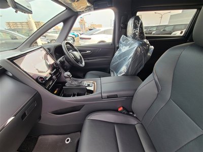 2026 Toyota ALPHARD — фото 4