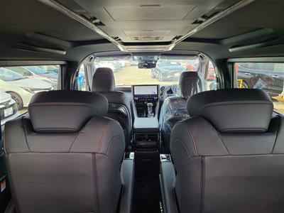2026 Toyota ALPHARD — фото 10