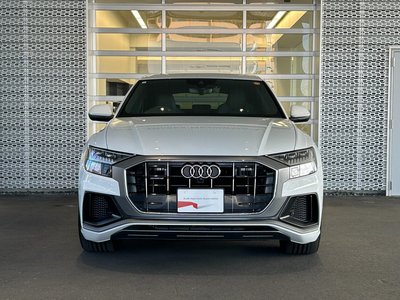 AUDI Q8 - 3