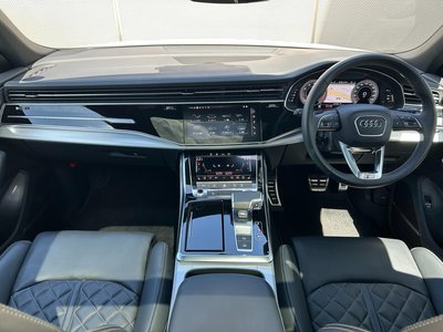 AUDI Q8 - 7