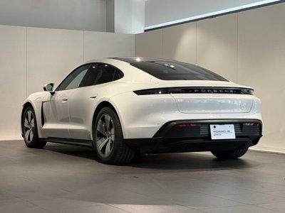 2023 Porsche TAYCAN 照片 2