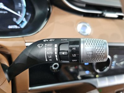 2022 Genesis GV70 thumbnail 29