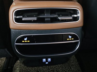 2022 Genesis GV70 thumbnail 23