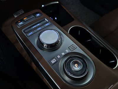 2022 Genesis GV70 thumbnail 12