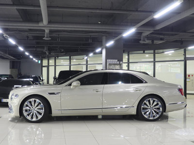 2021 Bentley FLYING SPUR photo 4
