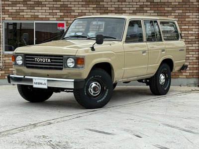 TOYOTA LAND CRUISER 60 - 6
