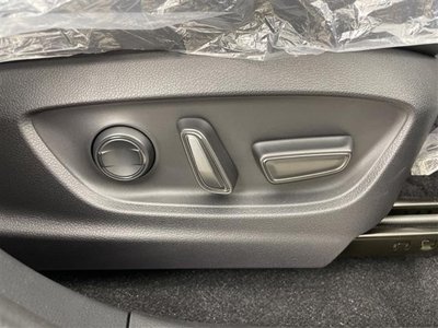 صورة مصغرة 26 لـ 2025 Toyota CROWN SPORT
