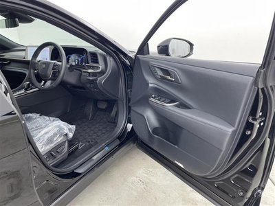صورة مصغرة 39 لـ 2025 Toyota CROWN SPORT