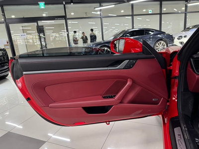PORSCHE 911 - 4