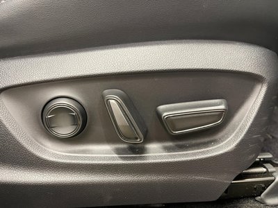 TOYOTA CROWN SPORT - 8