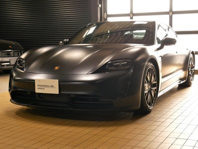 PORSCHE TAYCAN - 1