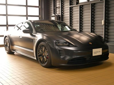 PORSCHE TAYCAN - 2