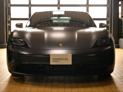 PORSCHE TAYCAN - 3