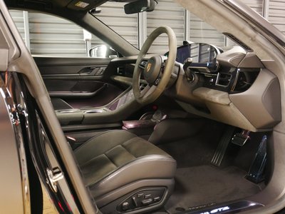 PORSCHE TAYCAN - 9