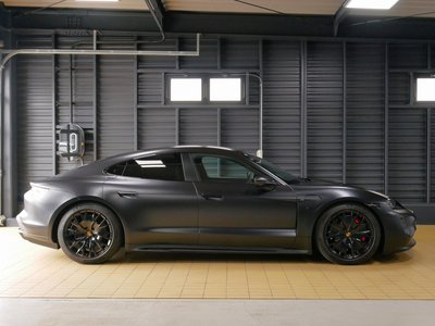 PORSCHE TAYCAN - 5