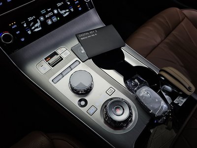 2025 Genesis GV70 — миниатюра 12