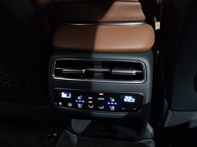 2025 Genesis GV70 — миниатюра 25