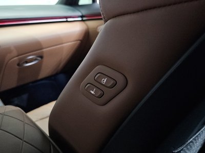 2025 Genesis GV70 — миниатюра 34