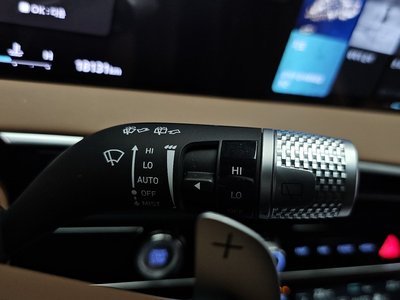 2025 Genesis GV70 — миниатюра 33