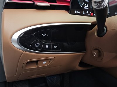 2025 Genesis GV70 — миниатюра 32
