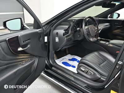 2022 Lexus LS — миниатюра 11