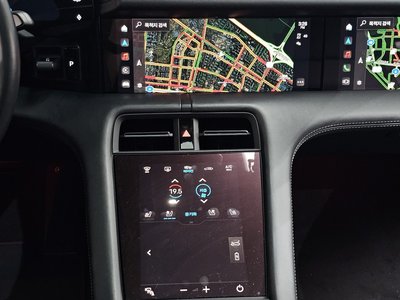 2021 Porsche TAYCAN — миниатюра 25
