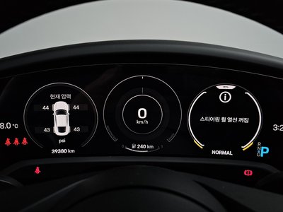 2021 Porsche TAYCAN — миниатюра 12