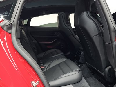 2021 Porsche TAYCAN — миниатюра 18