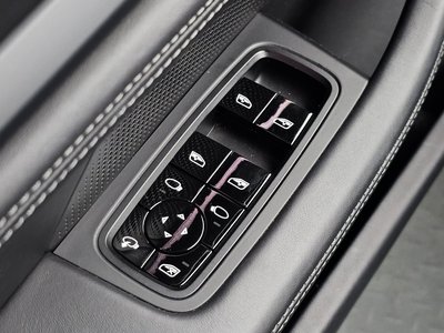 2021 Porsche TAYCAN — миниатюра 34