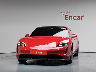 صورة 3 لـ 2021 Porsche TAYCAN