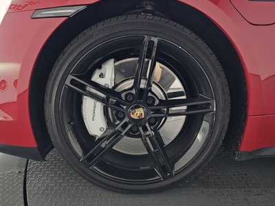 صورة 7 لـ 2021 Porsche TAYCAN