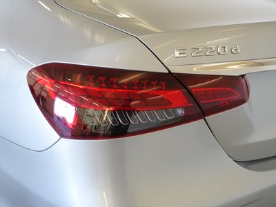 MERCEDES-BENZ E-CLASS - 10