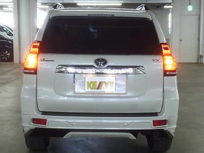 TOYOTA LAND CRUISER PRADO - 10