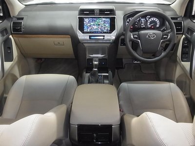 TOYOTA LAND CRUISER PRADO - 7