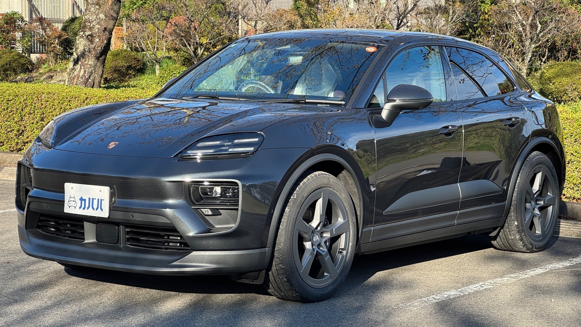 PORSCHE MACAN - View 1