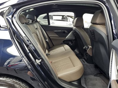 صورة مصغرة 12 لـ 2024 BMW 5 SERIES