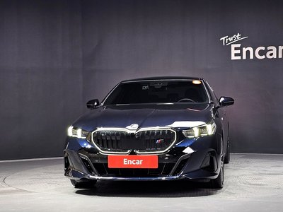 2024 BMW 5 SERIES 照片 2