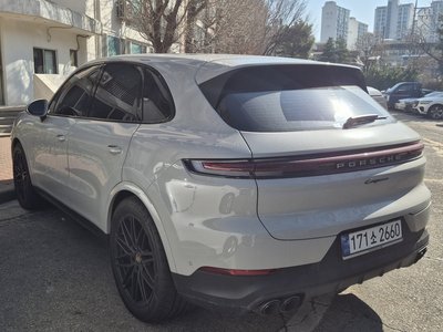 PORSCHE CAYENNE - 4