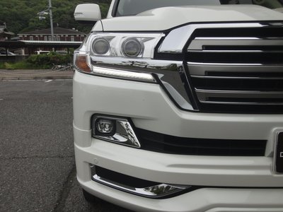TOYOTA LAND CRUISER 200 - 7