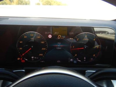 MERCEDES-BENZ GLB - 8