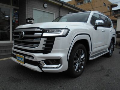 TOYOTA LAND CRUISER 300